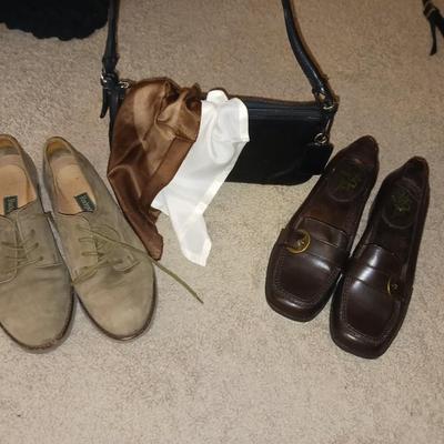 LADIES SHOES (7 1/2), SCARVES AND PURSE