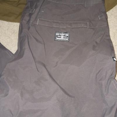 BURTON SKI JACKET (L) AND 686 SKI PANTS (XL)