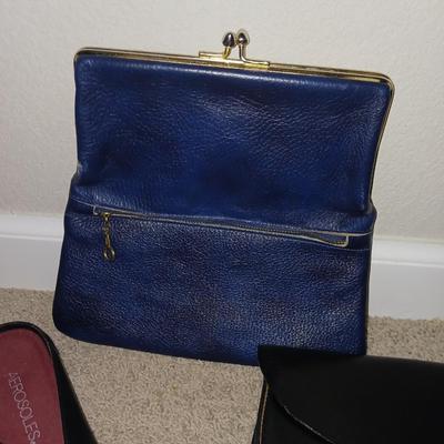 LEATHER PURSE BY NUESTETERS, 2 PAIRS OF SHOES (7) AND ANOTHER PURSE