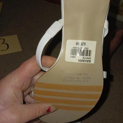 LEATHER PURSE BY NUESTETERS, 2 PAIRS OF SHOES (7) AND ANOTHER PURSE