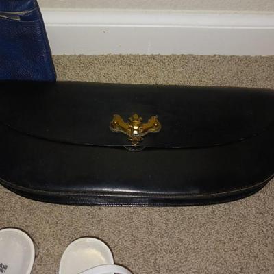 LEATHER PURSE BY NUESTETERS, 2 PAIRS OF SHOES (7) AND ANOTHER PURSE