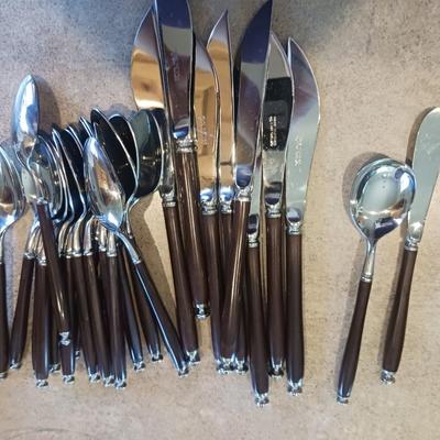 OXFORD HALL FLATWARE SERVICE FOR 8