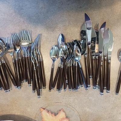 OXFORD HALL FLATWARE SERVICE FOR 8