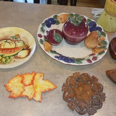 HOT PLATES, SERVING DISHES AND WAX WARMER