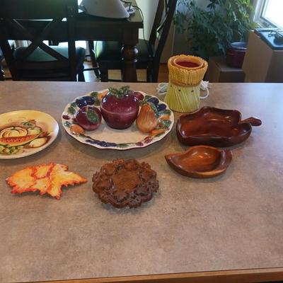 HOT PLATES, SERVING DISHES AND WAX WARMER