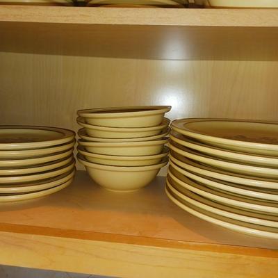 HUGE SET OF PFALTZGRAFF DINNERWARE