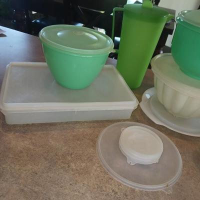 TUPPERWARE FOOD STORAGE CONTAINERS