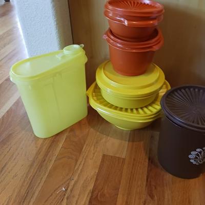 TUPPERWARE FOOD STORAGE CONTAINERS