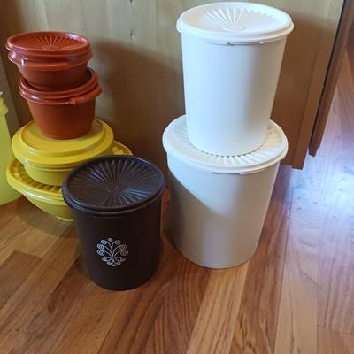 TUPPERWARE FOOD STORAGE CONTAINERS