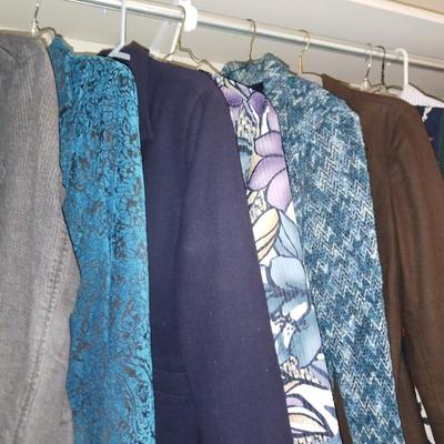 LADIES LIGHTWEIGHT JACKETS (6-8)