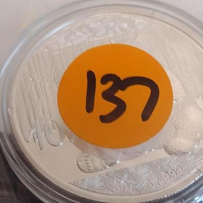 2017 Chinese 10 Yuan Silver 30gram Coin Uncirculated (#137)
