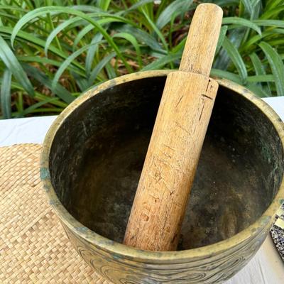 Woven matt Vintage islander, MCM cake stand with cover, Brass dragon bowl