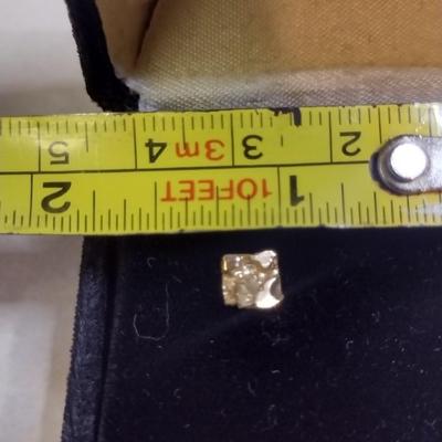 14K Yellow Gold Nugget Design Post Earrings 0.9 grams (#3)