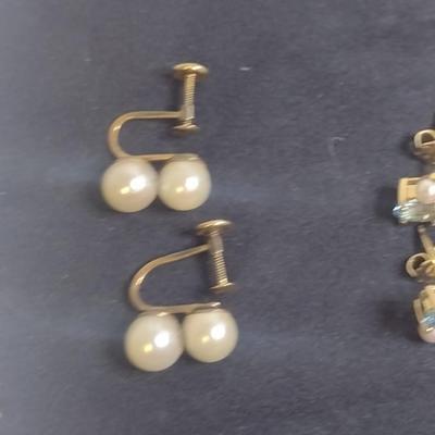 Set of Three 14K Yellow Gold and Pearl Earrings 9.6 Total Weight grams (#5)