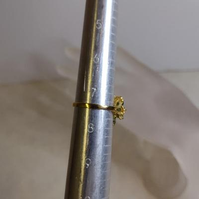 14K Yellow Gold Diamond and Emerald Flower Petal Shaped Ring Size 7.5 Total Weight 2.9 grams (#14)