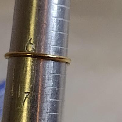 14K Yellow Gold Diamond Band Ring Size 6.25 Total Weight 1.4 grams (#19)