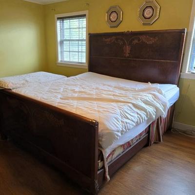 King size sleigh bed