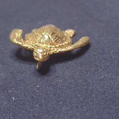 14K Yellow Gold Sea Turtle Pendant Total Weight 4.6 grams (#23)
