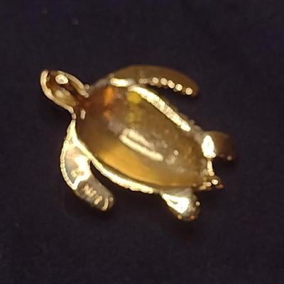 14K Yellow Gold Sea Turtle Pendant Total Weight 4.6 grams (#23)