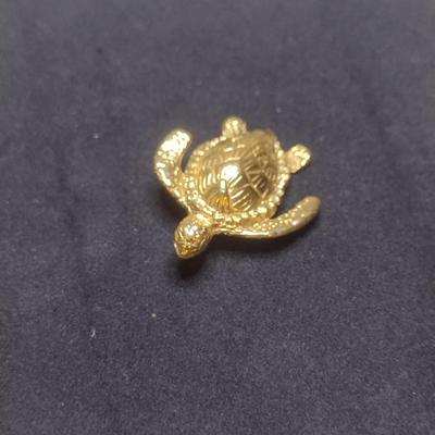 14K Yellow Gold Sea Turtle Pendant Total Weight 4.6 grams (#23)