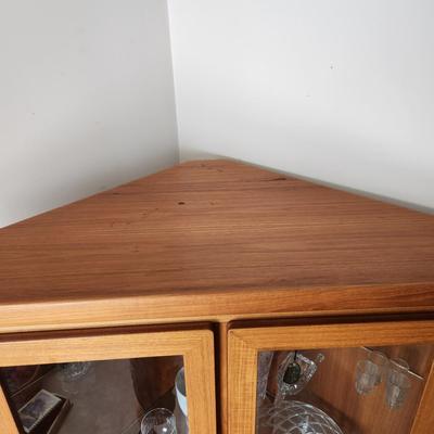 Skovby Mobelfabrink Danish Mid Century MCM Corner Cabinet w Light 37x21x66