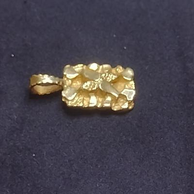 14K Yellow Gold Nugget Design Pendant Total Weight 3.6 grams (#24)
