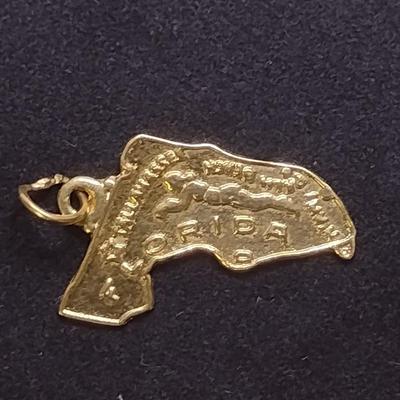 14K Yellow Gold Nassau Island Design Pendant Total Weight 1.3 grams (#25)