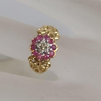 10K Yellow Gold Ruby and Diamond Filigree Band Ring Size 6 Total Weight 3.0 Grams (#26)