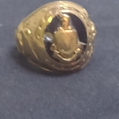 10K Yellow Gold Insignia Ring Size 7 Total Weight 13.4 grams (#28)