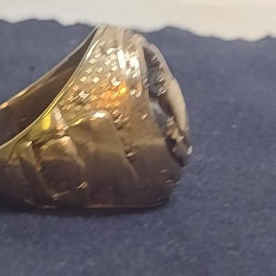 10K Yellow Gold Insignia Ring Size 7 Total Weight 13.4 grams (#28)