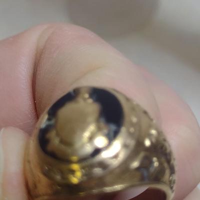 10K Yellow Gold Insignia Ring Size 7 Total Weight 13.4 grams (#28)