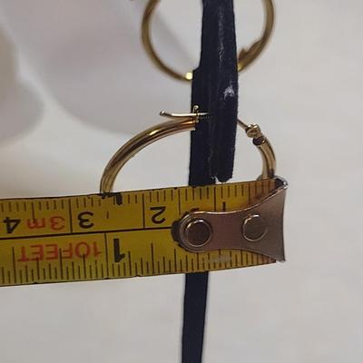 10K Yellow Gold Heart Accent Hoop Earrings Total Weight 1.6 grams (#29)