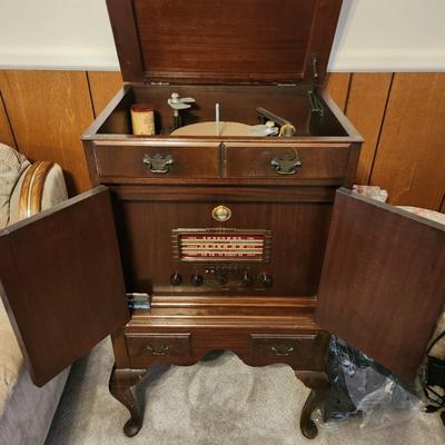Vintage Radio Record Player