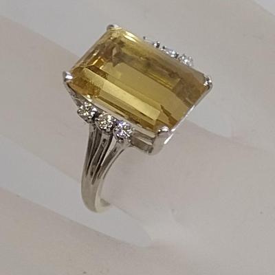 18K White Gold Emerald Cut Citrine and Diamond Cocktail Ring Size 6 Total Weight 6.1 grams (#30)