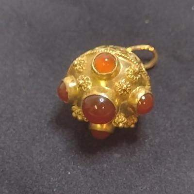 18K Yellow Gold Round Cabochons Charm Pendant Total Weight 7.6 grams (#32)