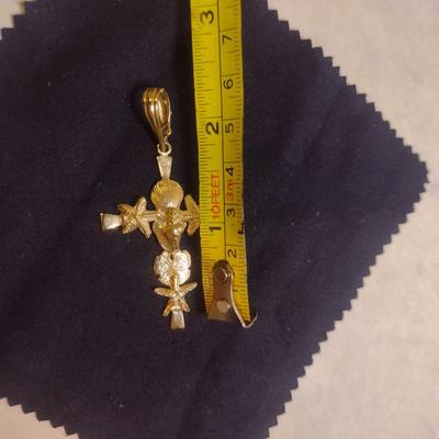 14K Yellow Gold Starfish and Sand Dollar Cross Charm Pendant Total Weight 7.7 grams (#34)
