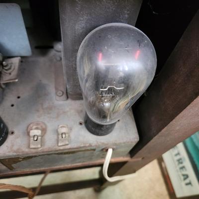 Antique Philco Cabinet Tube Radio Working