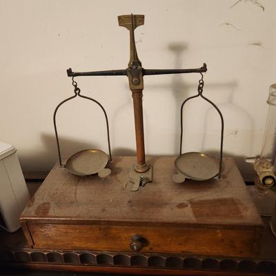 Antique Balance Scale w Weights