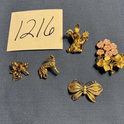 Brooch Lot