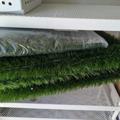 4 - 21" x 30" Grass For Pets (G)