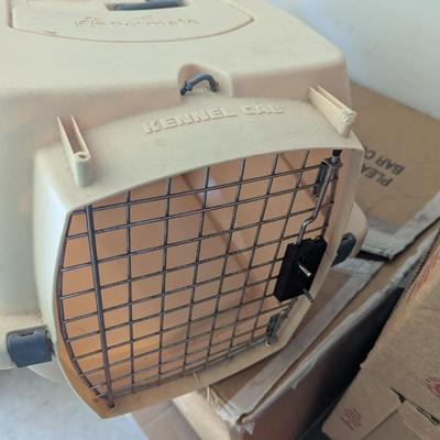 Petmate Small Hard Side Dog Crate (G)