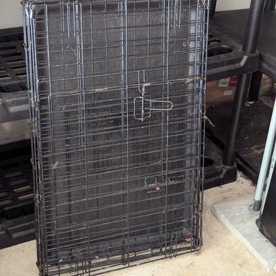 29 1/2" x 19" x 21" Metal Dog Crate (G)