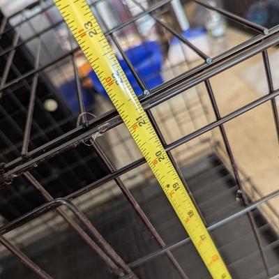 29 1/2" x 19" x 21" Metal Dog Crate (G)