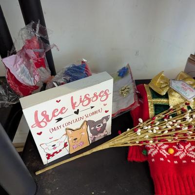Collection Of Christmas Decorations (G)
