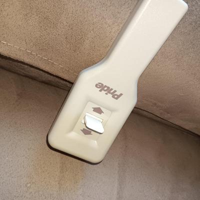 MICROFIBER POWER LIFT RECLINING CHAIR IN VERY GOOD CONDITION