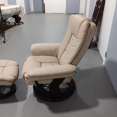 RECLINING LEATHER CHAIR WITH OTTOMAN