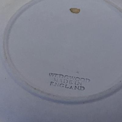 Wedgwood English China - Biscuit Barrel & Plates(O-MG)