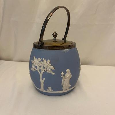Wedgwood English China - Biscuit Barrel & Plates(O-MG)