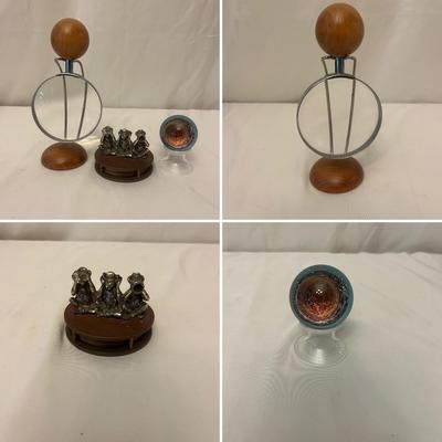 Glass Vortex & Two Magnifying Glasses (O-MG)