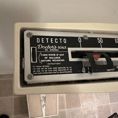 Vintage Detecto Doctor's Scale - works! (U)